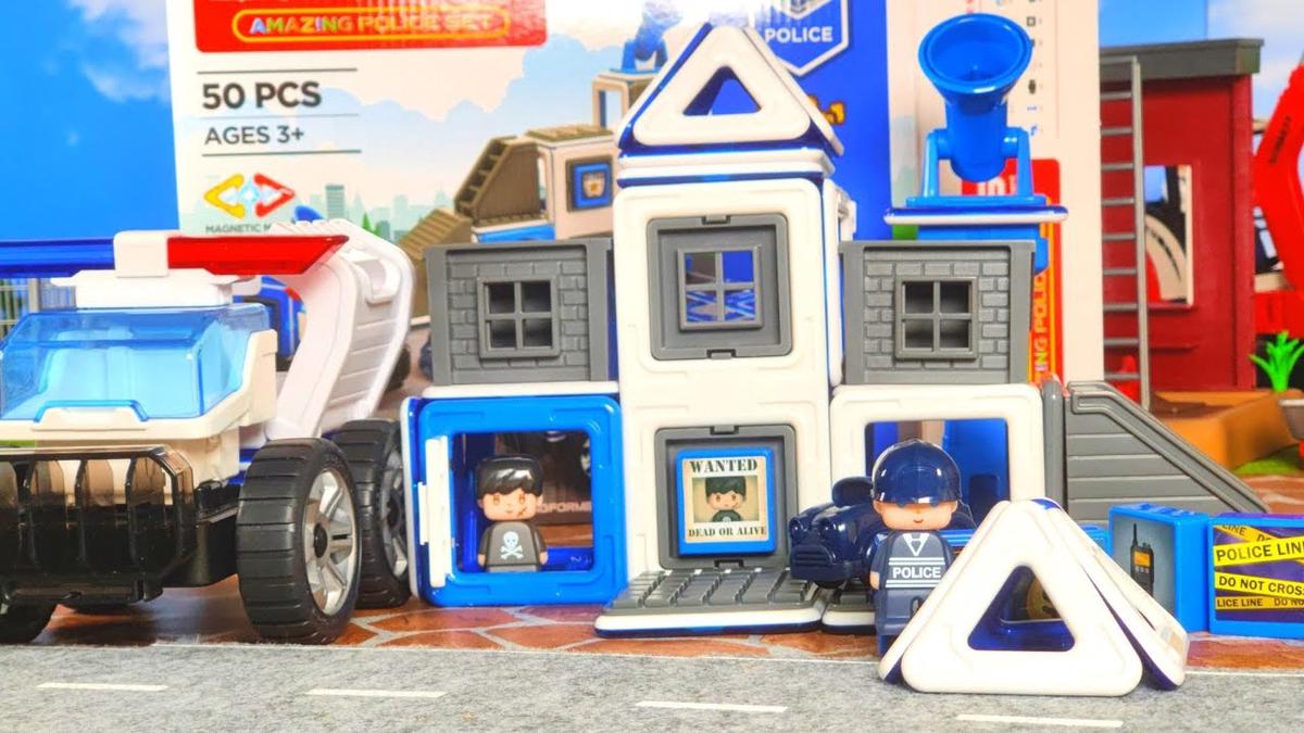 'Video thumbnail for Magformers Police Set Unboxing & Instructions with 50-piece building ideas!'