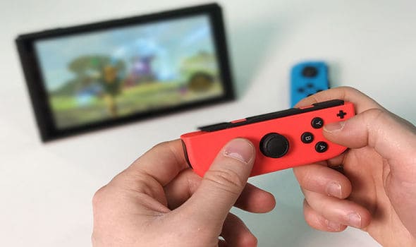 spelen met de joycon controllers