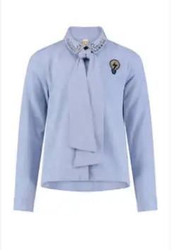 Blusa de niña ordenada
