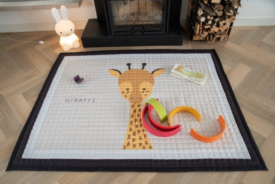 Love by Lily - large play mat - Giraffe - 150x200