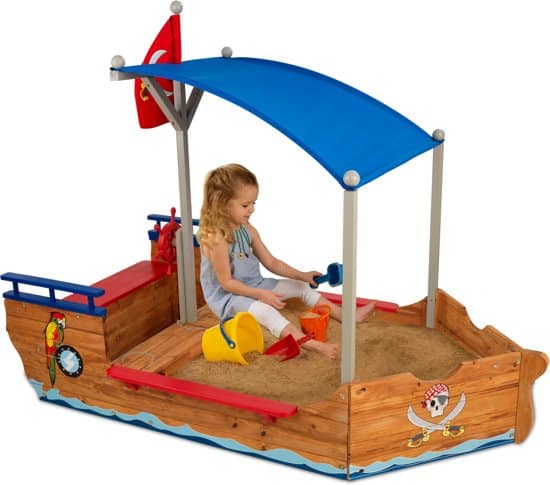 Best pirate sandbox in boat shape