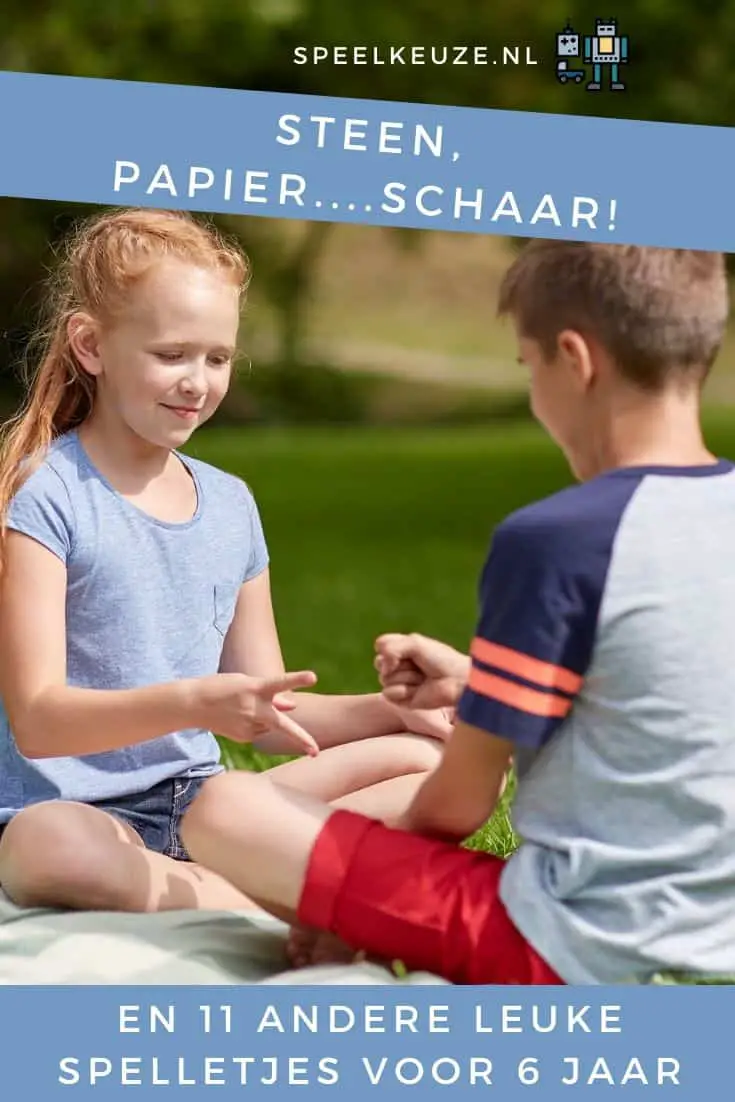 2 kinderen spelen steen papier schaar