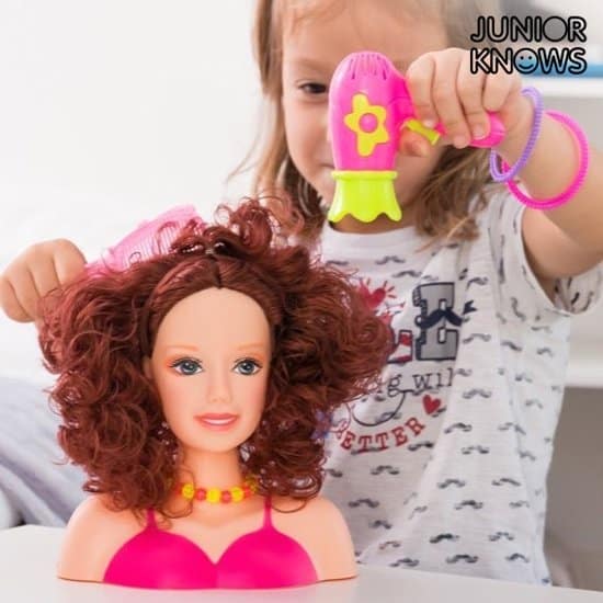 Hairdresser with hair dryer: Junior Knows