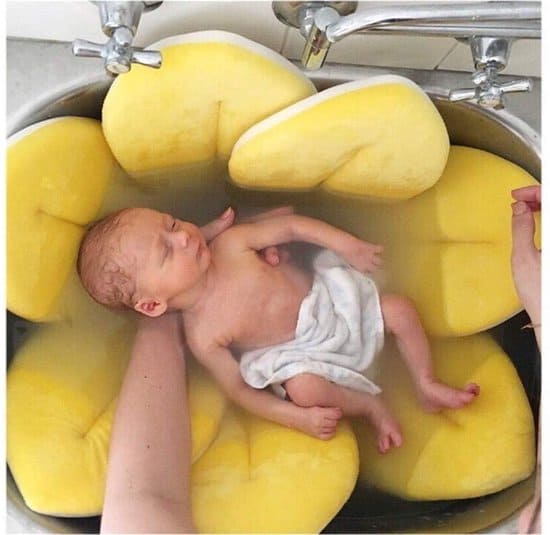 Best baby bath for the sink: HBKS Baby Splash