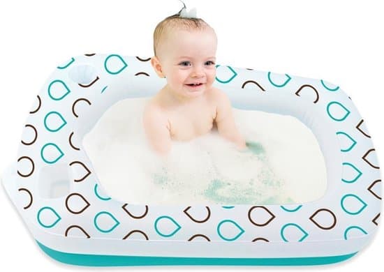 El mejor baño para bebés para viajar: el inflable Shrunks