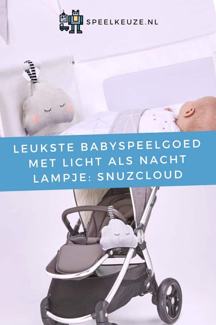 Foto met de snuzcloud babyspeelgoed nachtlamp knuffel aan ledikant en aan kinderwagen
