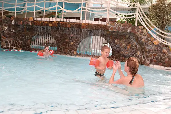 Buitenzwembad in Gelderland met beste vakantiegevoel: Marveld recreatie in Groenlo