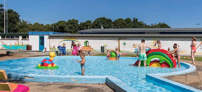 Outdoor pool in Zeeland with best activities: Aardenburg in Sluis