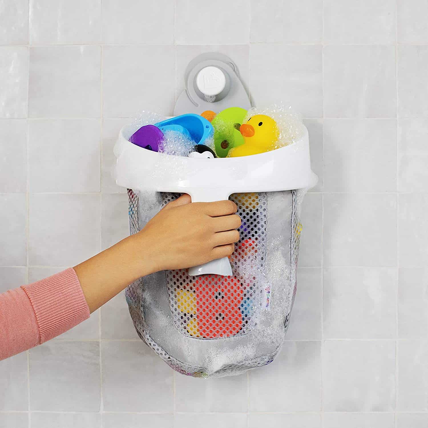 Badspeelgoed opruimen: Munchkin bath toy scoop