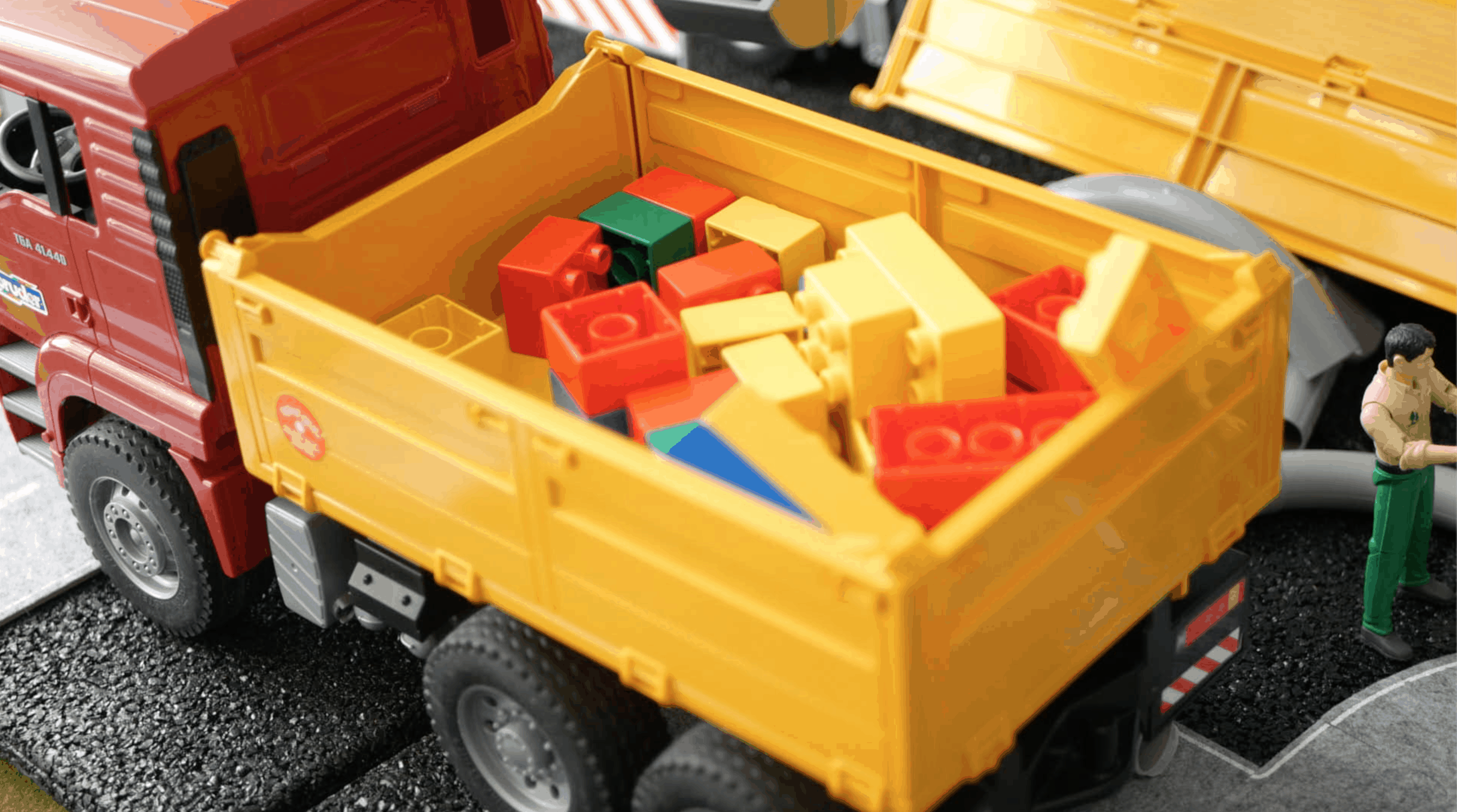 Duplo blocks as an alternative for playing sand