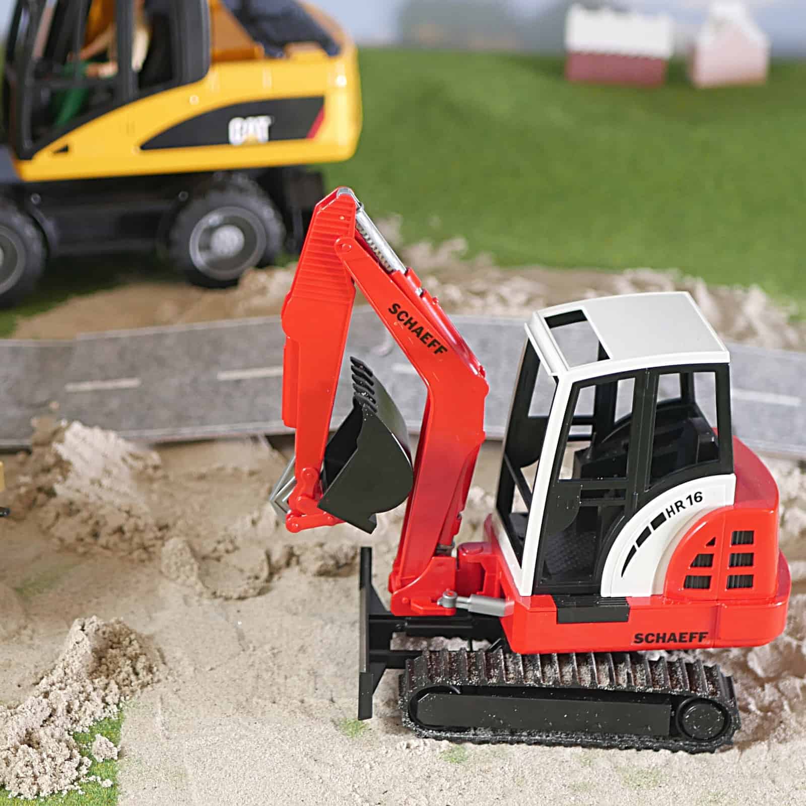 La plus belle petite pelle: Bruder Schaeff Mini Excavator HR 16