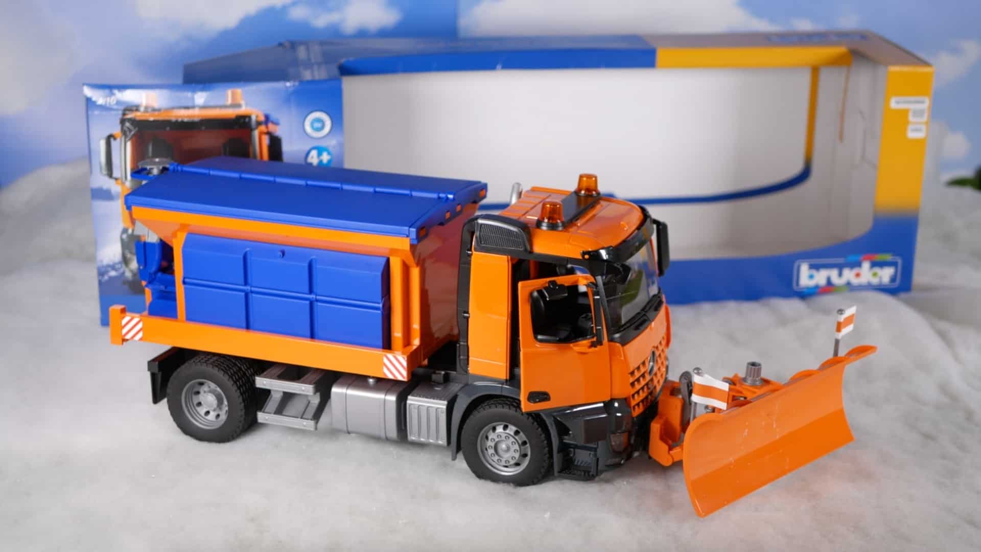 Épandeur Bruder MB Arocs avec lame à neige 03685