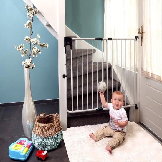 Overall best stair gate: A3 Baby & Kids SafetyDoor