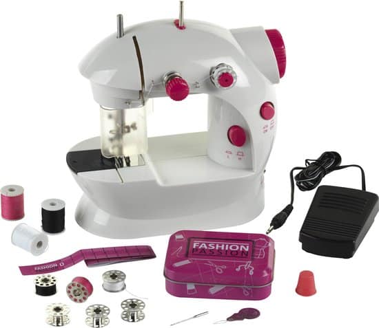 Dear Theo Klein toy sewing machine: Children's sewing machine