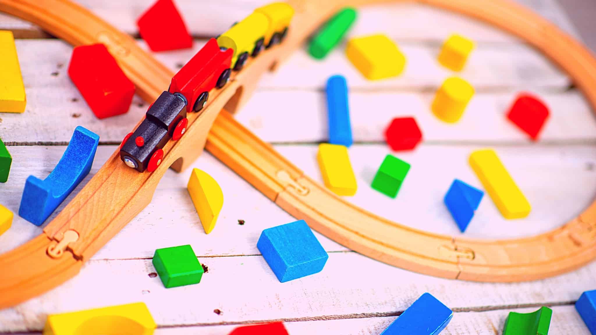 Los mejores juegos de trenes de madera de juguete revisados