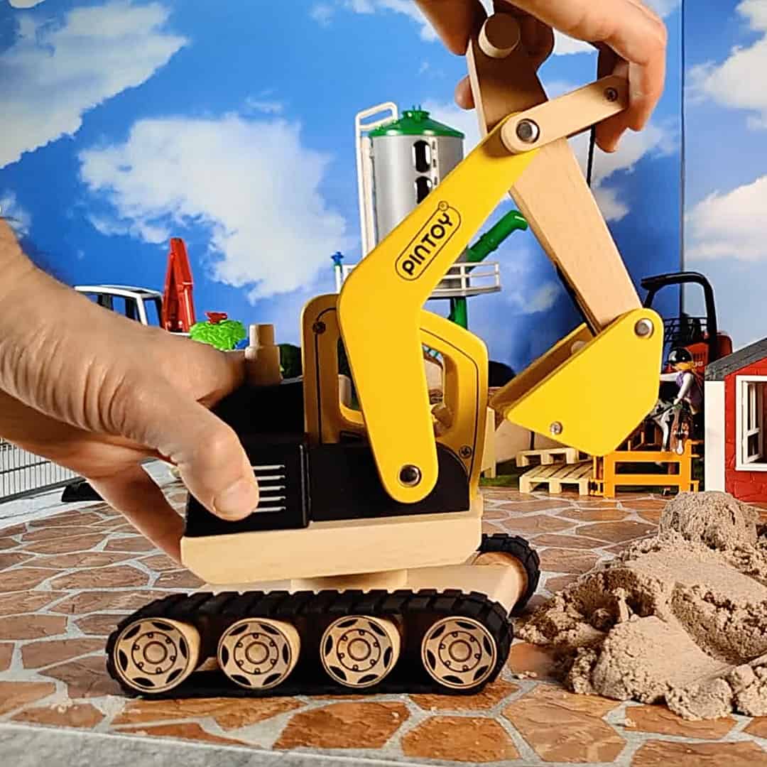 Best wooden excavator for toddlers from Pintoy