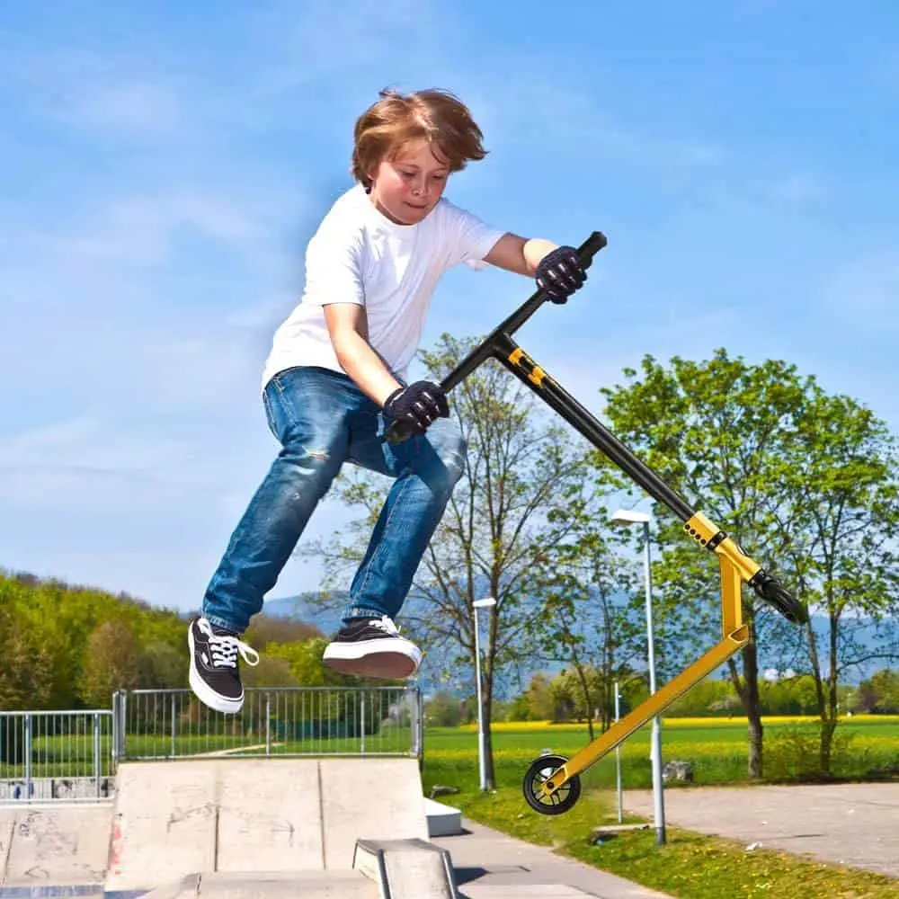 El mejor patinete infantil para un niño de 7 años - Albott Pro Stunt Rollor