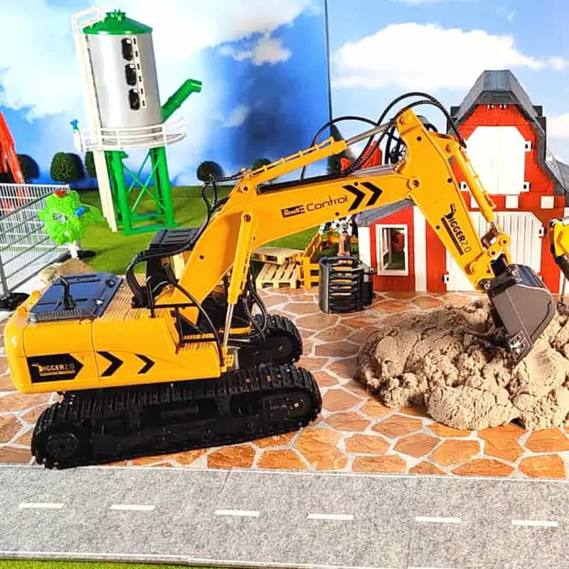 Best RC Toy Excavator: Revell 24924