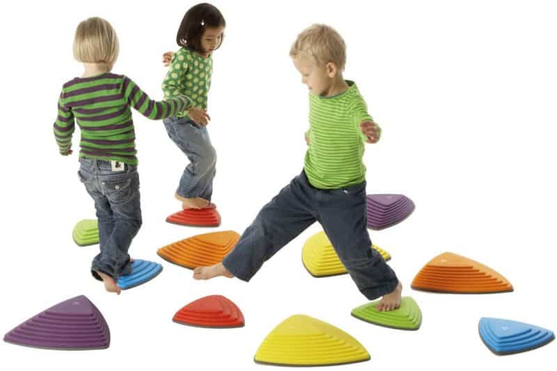 Gonge-river-stones-set-to-pratique-balance-and-coordination-for-2-legged jumping