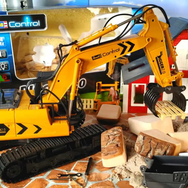 Revell RC excavator with grab attachment