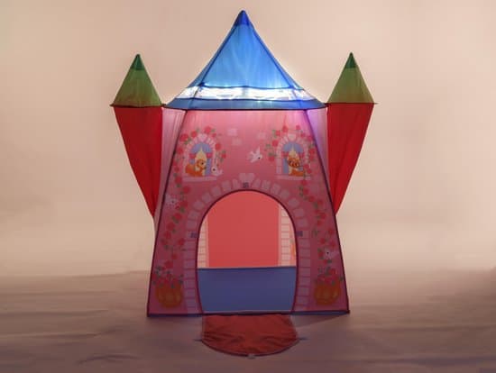Best pop-up play tent: Retr-oh! Pop it Up with LED