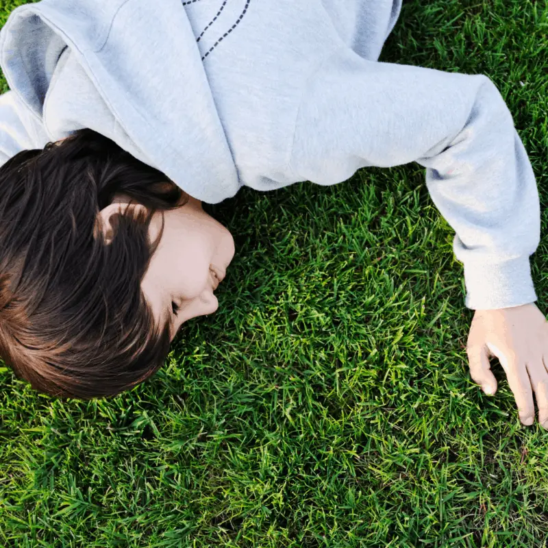 Piastrelle da giardino a misura di bambino e altre superfici per l'erba del tuo giardino