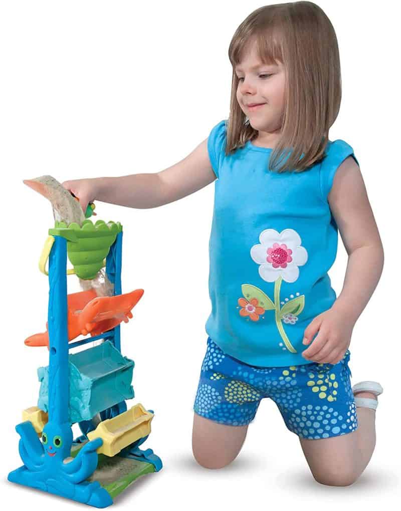 Cutest funnel water toys - Melissa & Doug water strainer and funnel