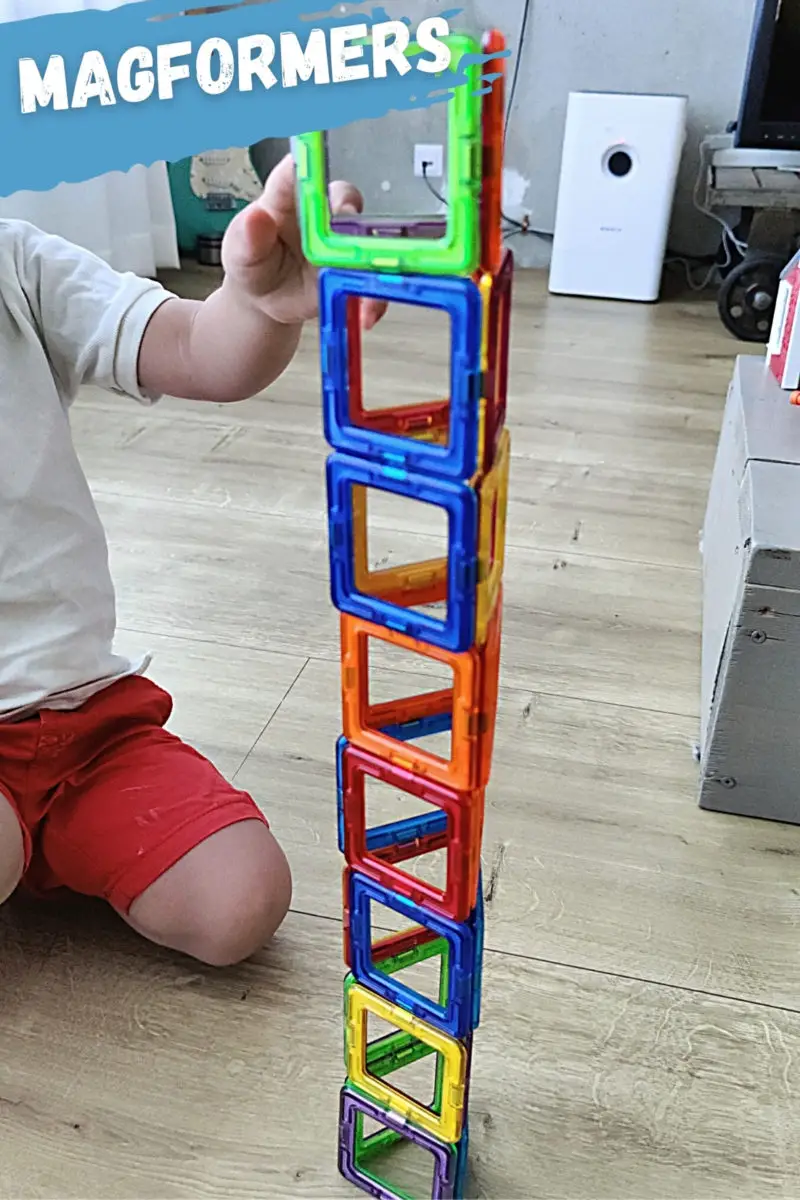 Build a high tower with magformers