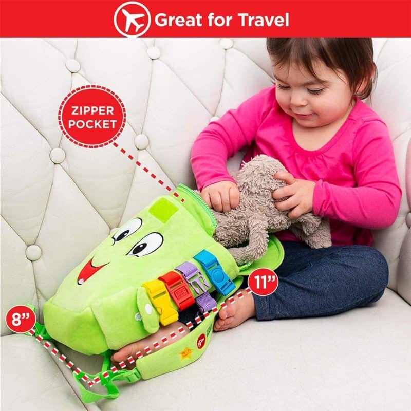 La mejor mochila de actividades para viajar: Buckle Toy Buddy