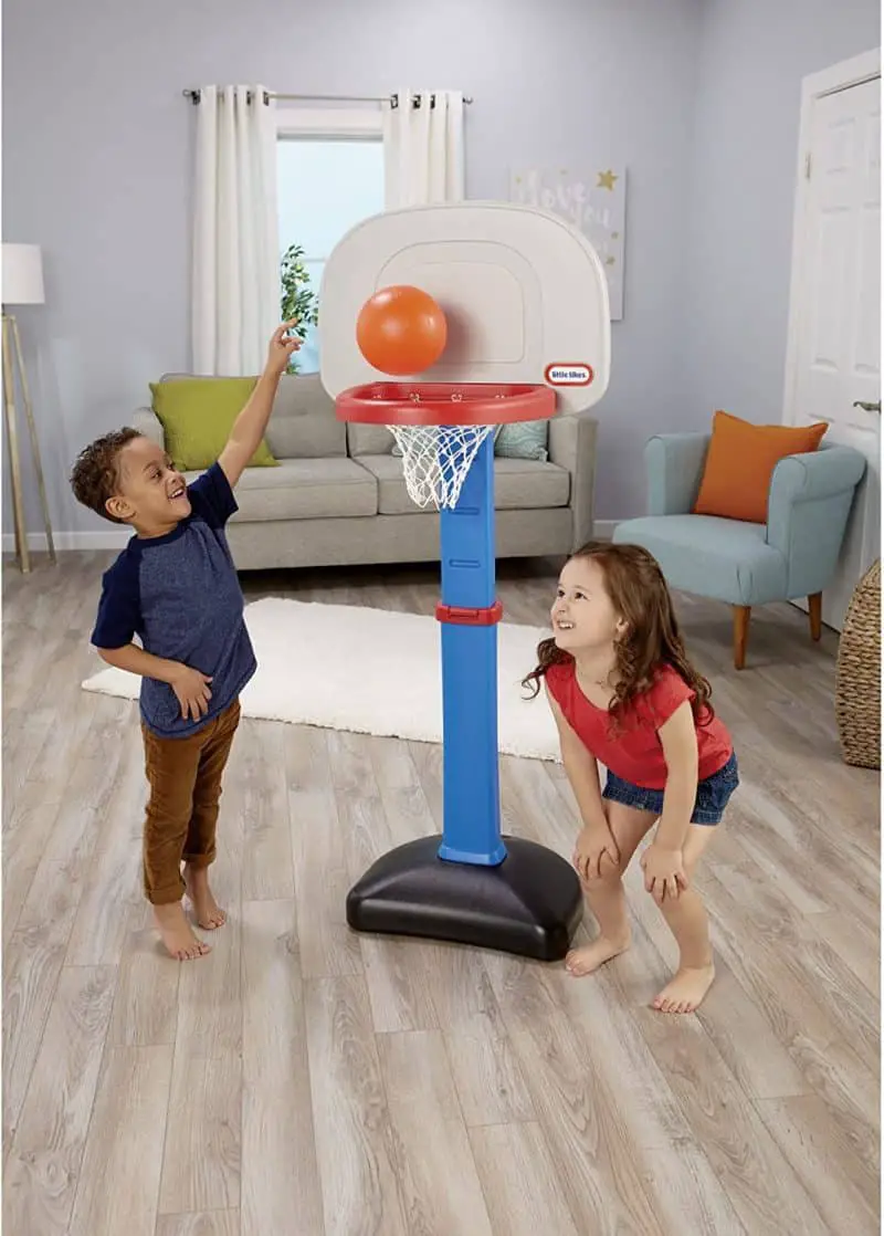 El mejor deporte para niños de 5 años: juego de baloncesto Little Tikes Easy Score