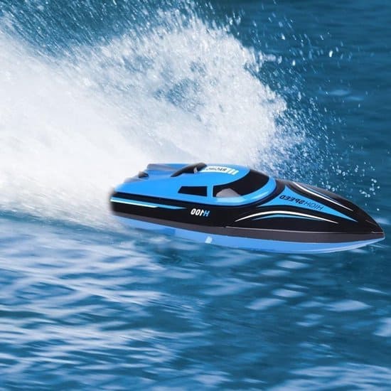 Beste RC boot- High Speed Racing H100 op het water