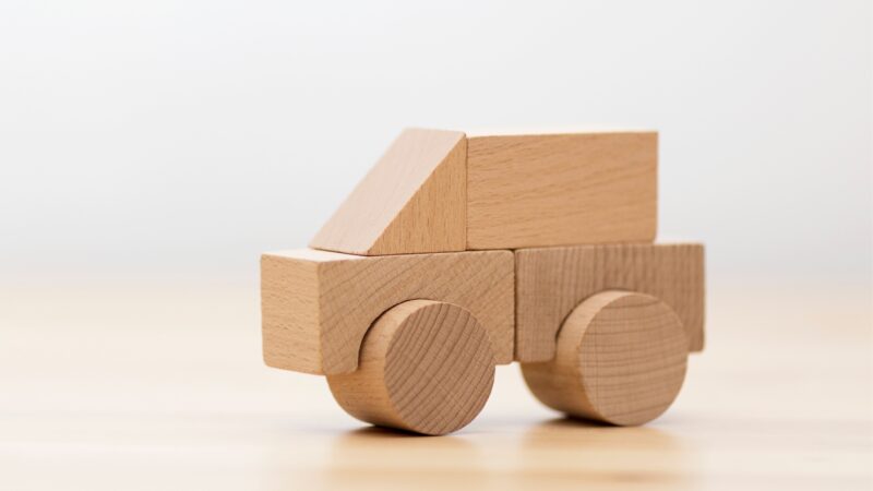 Los mejores juguetes de madera con ruedas.