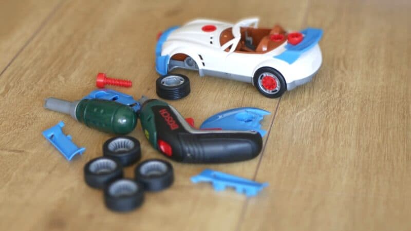 Beste speelgoed auto's met verwijderbare onderdelen