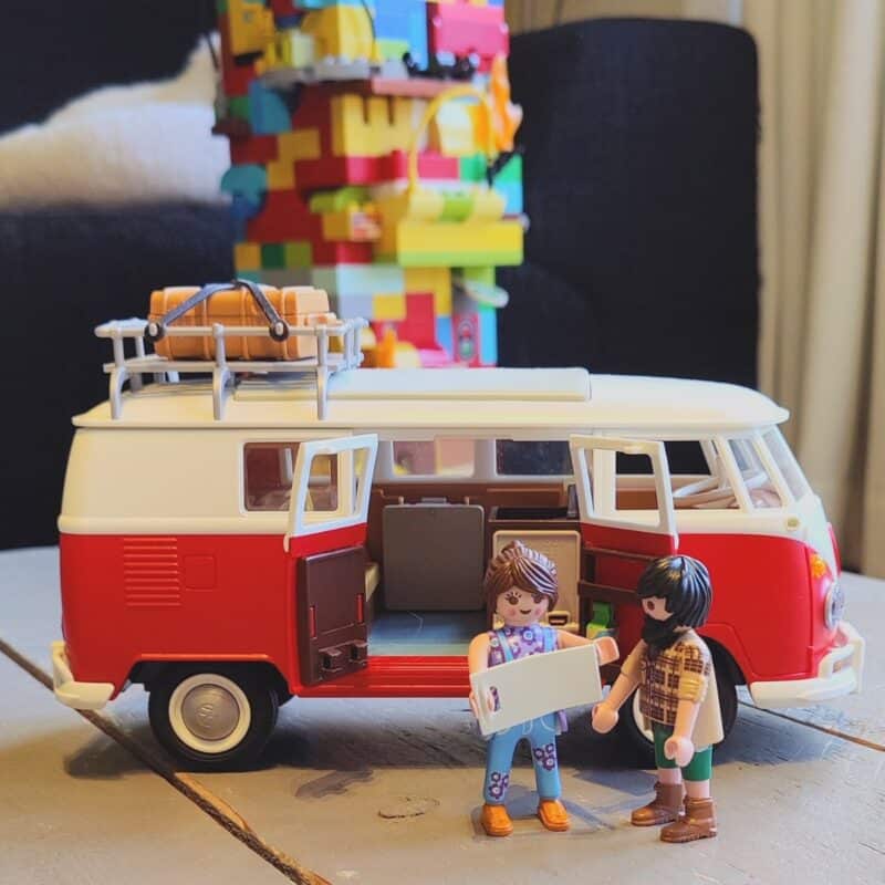 Playmobil Volkswagen camping bus map reading