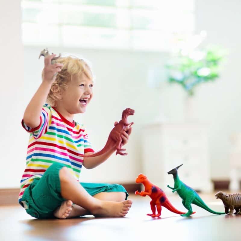 Waarom spelen kinderen graag met dinosaurussen