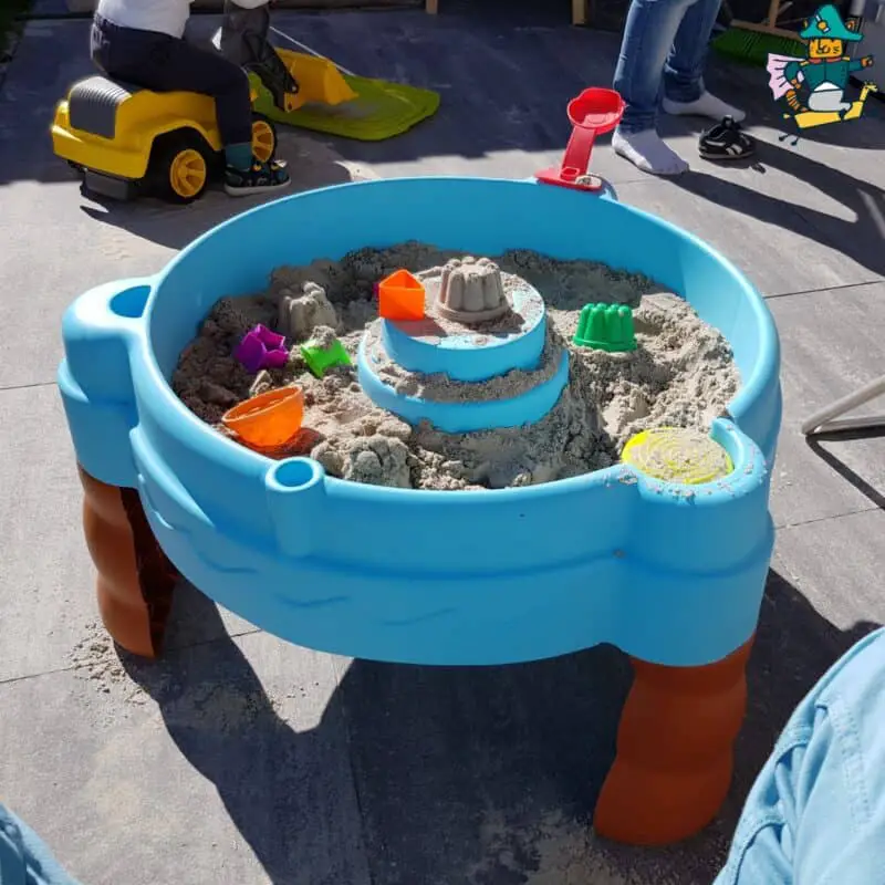 Here we put sand in the Little Tikes Fish and Splash