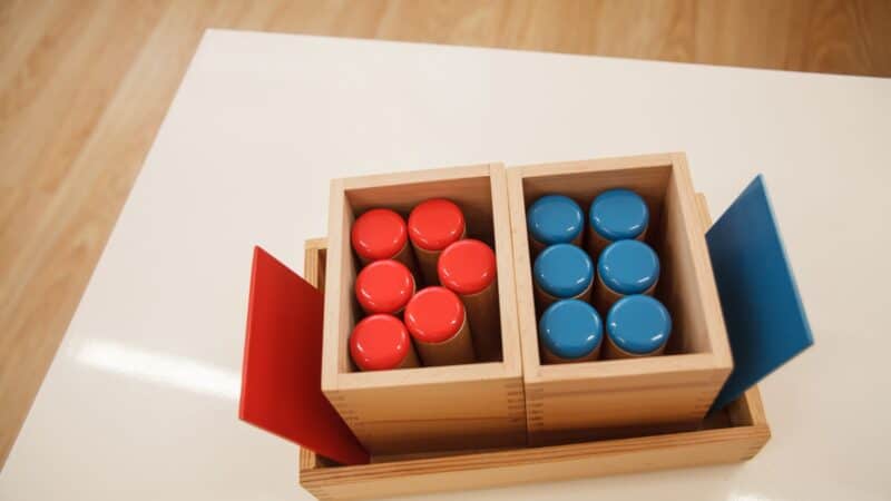 Montessori toys must always be made of wood