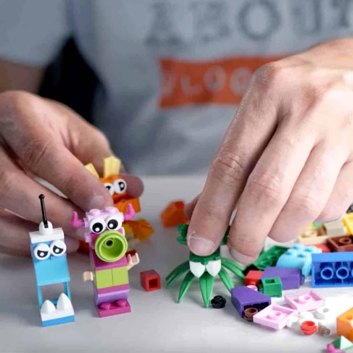 Construyendo ideas del set creativo Lego Monsters